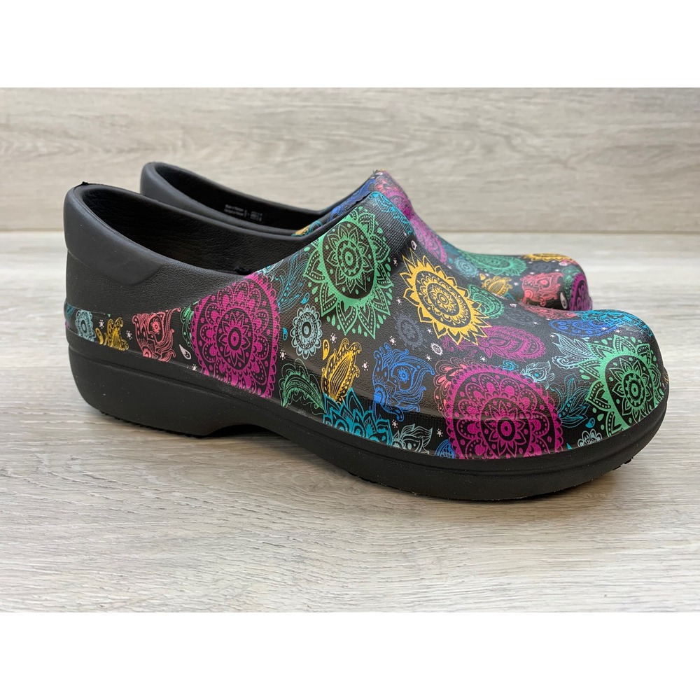 Crocs Neria Pro II  Women's Clogs Black Multi Mandala Paisley Work Shoes 7